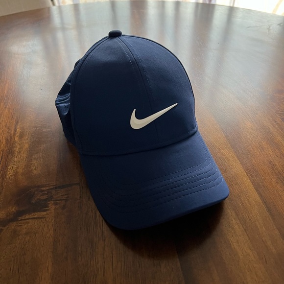 Nike Dry Fit Golf Hat - unisex / adjustable